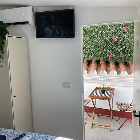 Malaguena Salerosa "Apartamento - Estudio Con Terraza" En Casa Tipica De 1 A 4 Dormitorios 말라가 외부 사진