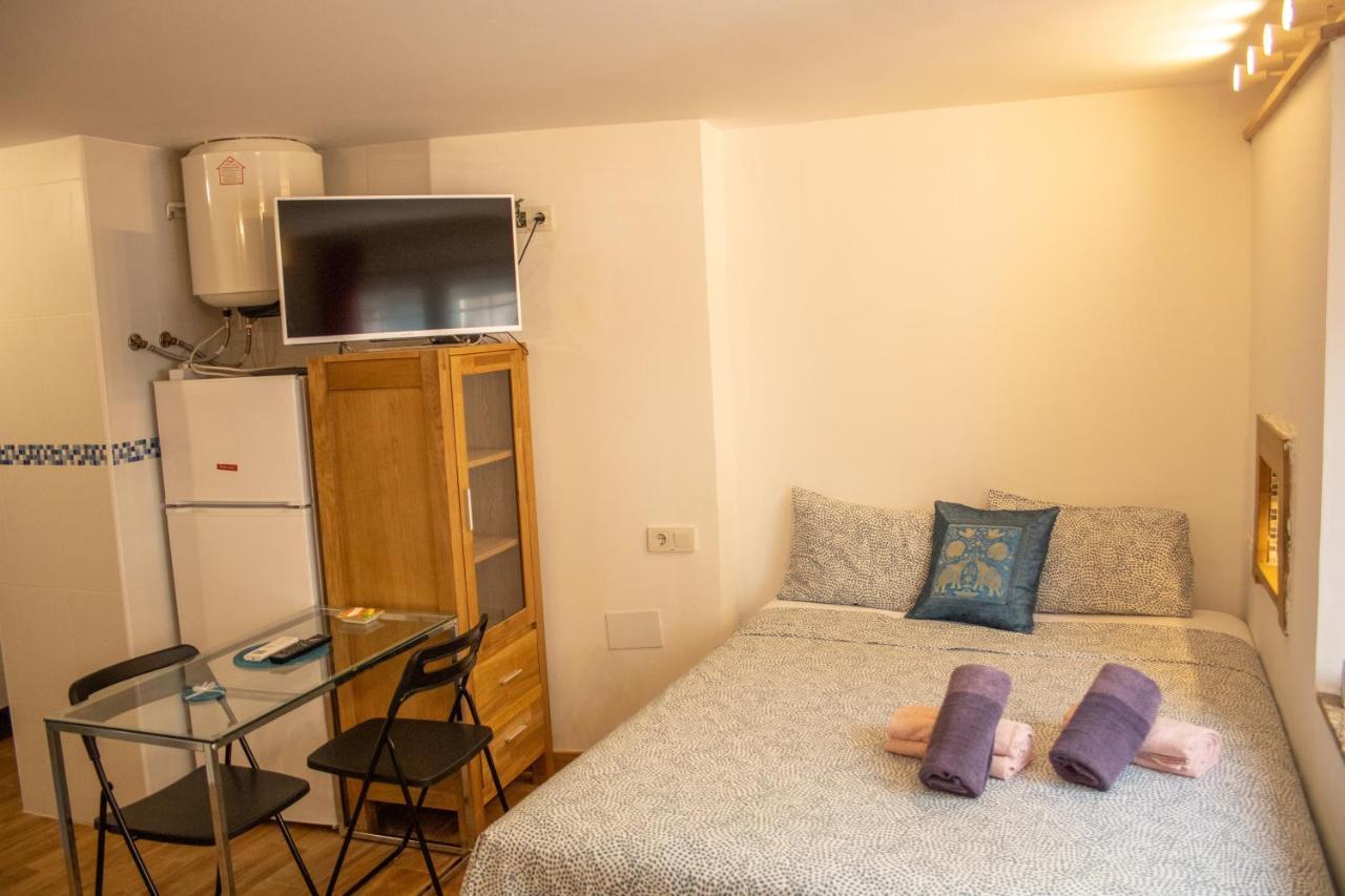 Malaguena Salerosa "Apartamento - Estudio Con Terraza" En Casa Tipica De 1 A 4 Dormitorios 말라가 외부 사진
