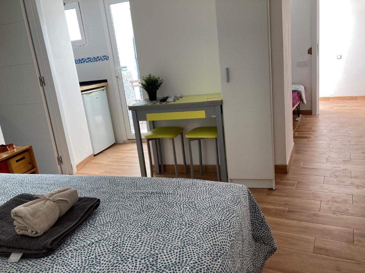 Malaguena Salerosa "Apartamento - Estudio Con Terraza" En Casa Tipica De 1 A 4 Dormitorios 말라가 외부 사진