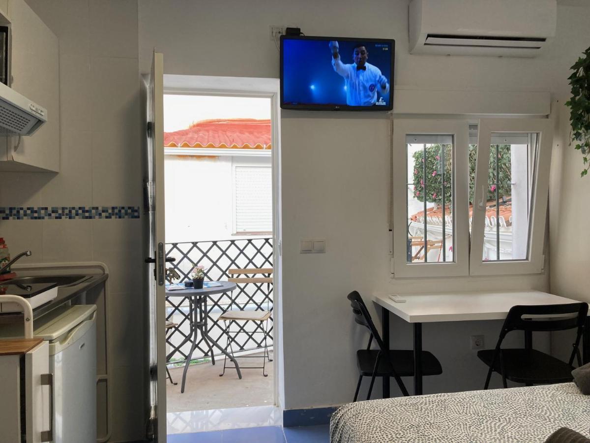 Malaguena Salerosa "Apartamento - Estudio Con Terraza" En Casa Tipica De 1 A 4 Dormitorios 말라가 외부 사진