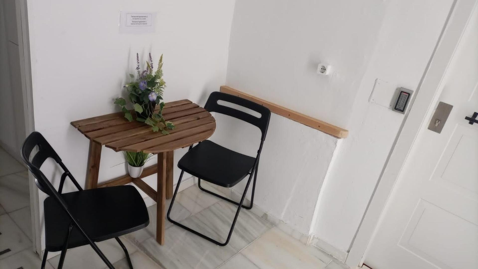 Malaguena Salerosa "Apartamento - Estudio Con Terraza" En Casa Tipica De 1 A 4 Dormitorios 말라가 외부 사진